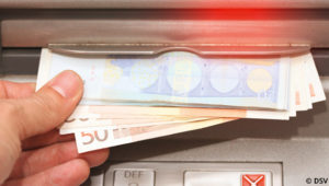 Tschüss 500-Euro-Schein. Hallo neue 100er- und 200er-Scheine!