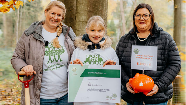 Sparkasse unterstützt Plant for the Planet Aschaffenburg e.V.